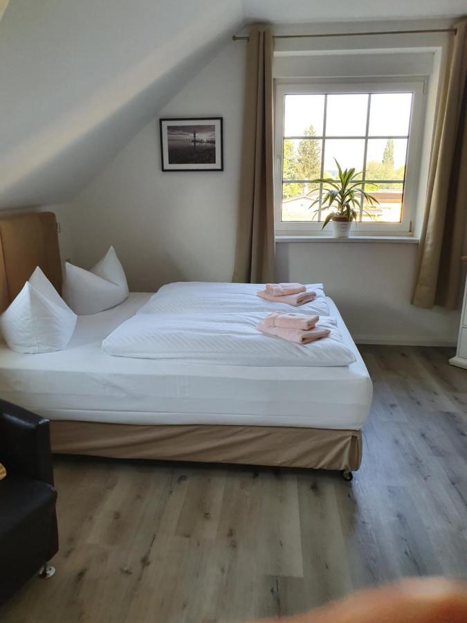 Pension Seeschloesschen Rathenow Buitenkant foto